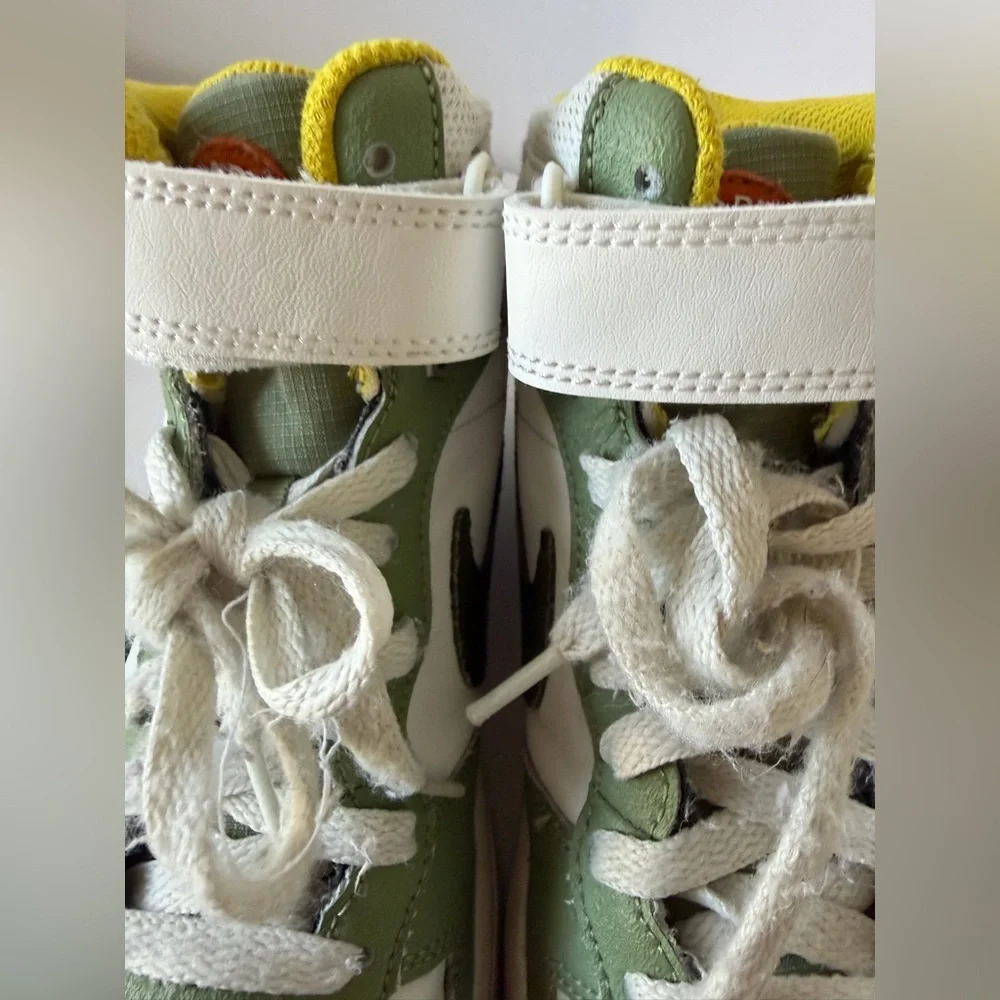 Nike Kids Sneakers - Green, White, and‎ Black